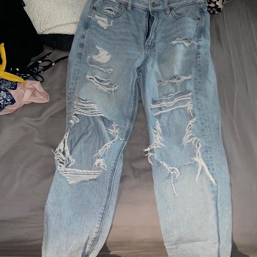 American Eagle Mom jeans, size 6, light blue